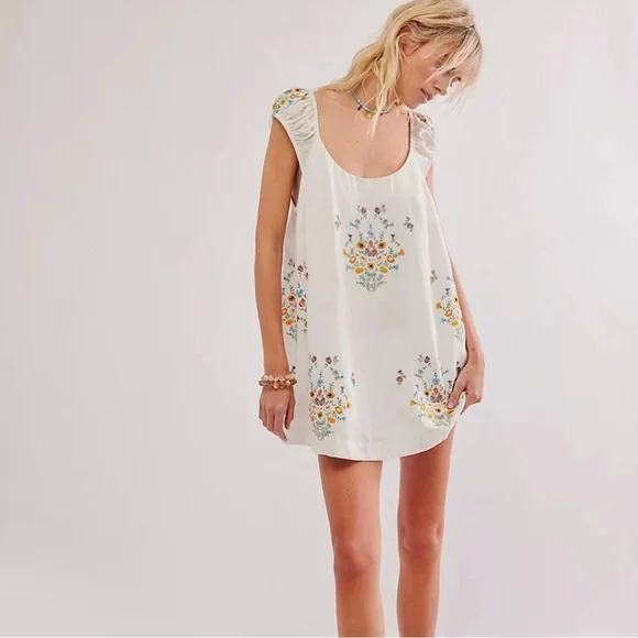 Free People Wildflower Floral Embroidered White mini Dress Sz S - Picture 1 of 8